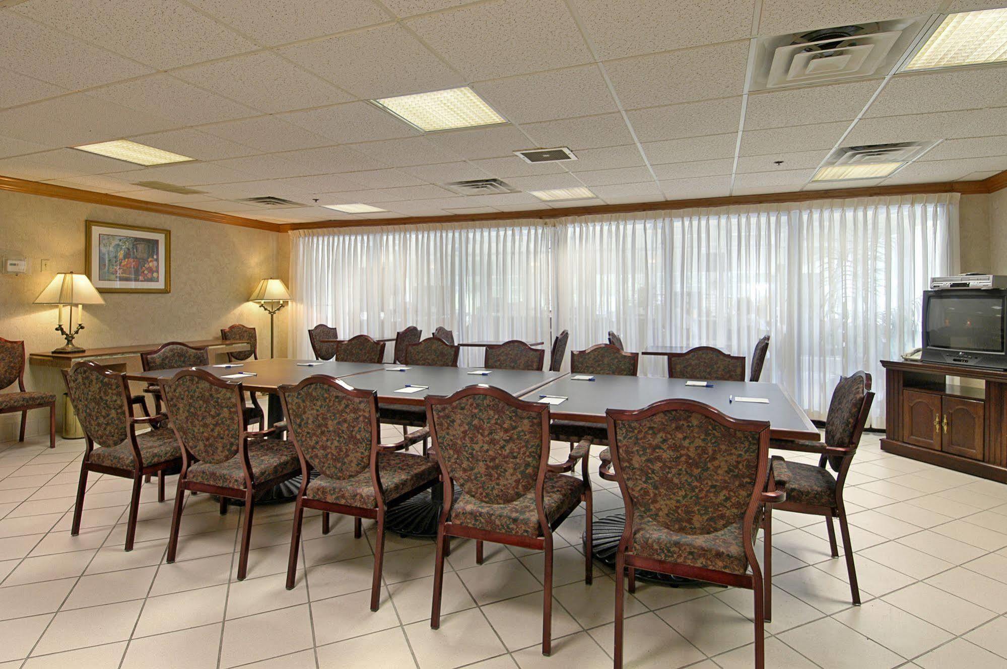 Baymont By Wyndham Hotel 3*